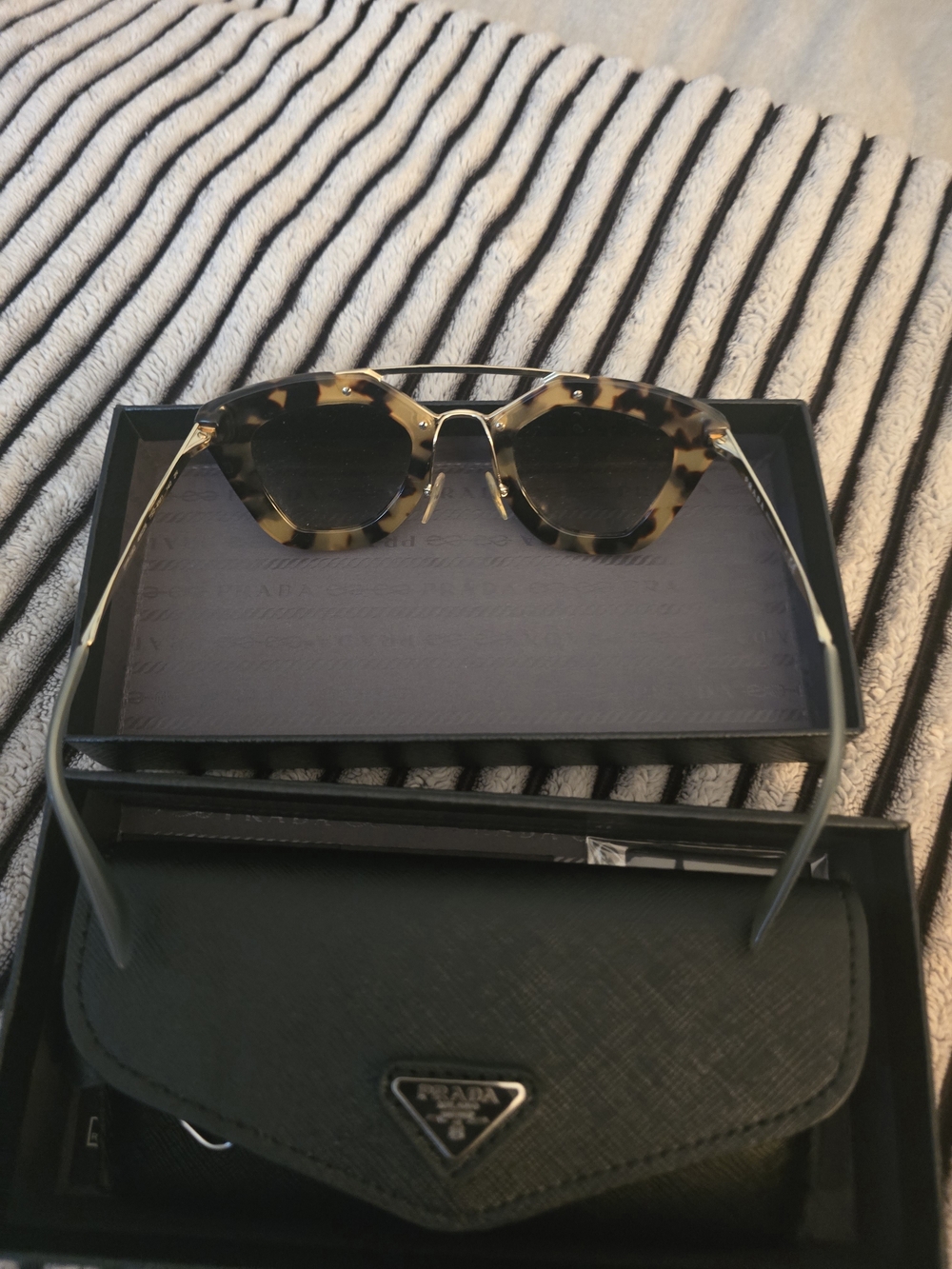 Prada SPR09Q Cinema Tortoise Shell Sunglasses Black Saffiano Leather Case + Box - Picture 13 of 16